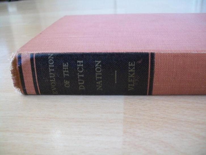 Bernard H. M. Vlekke : Evolution of the Dutch Nation 1945, Boeken, Taal | Engels, Gelezen, Ophalen of Verzenden