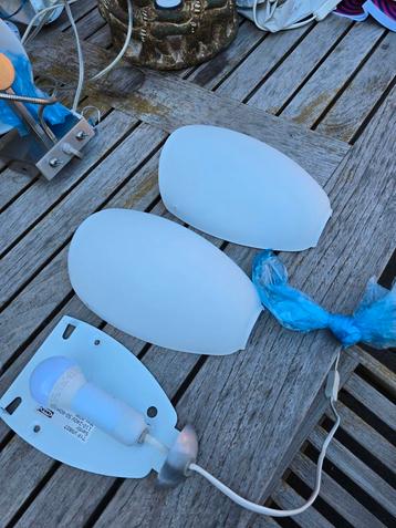 2 mooie bedlamphes beschikbaar voor biedingen