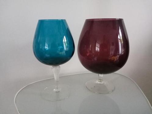 2 vintage retro vazen, cognac glazen, Huis en Inrichting, Woonaccessoires | Vazen, Gebruikt, Blauw, Minder dan 50 cm, Glas, Ophalen of Verzenden
