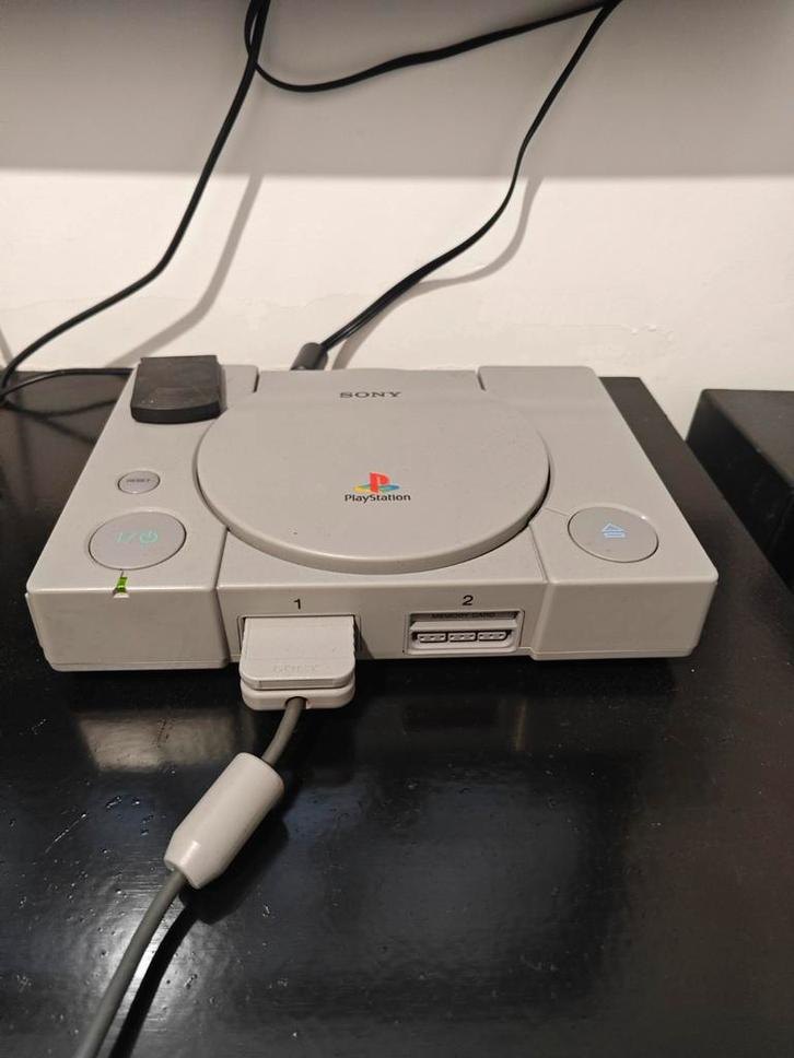 Sony PlayStation 1 - Klassieker!, Spelcomputers en Games, Spelcomputers | Sony PlayStation 1, Gebruikt, Met 1 controller, Met games