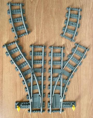 Lego – 9V Rails - Wissels links + rechts met twee bochten beschikbaar voor biedingen