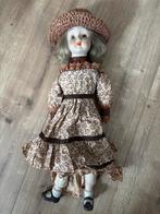 Antieke Porseleinen Pop met Hoed, Ophalen of Verzenden, Gebruikt, Pop