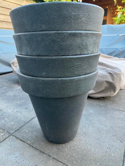 2 planten potten antraciet, Tuin en Terras, Bloembakken en Plantenbakken, Gebruikt, Kunststof, Binnen, Balkon, Tuin, 30 tot 60 cm