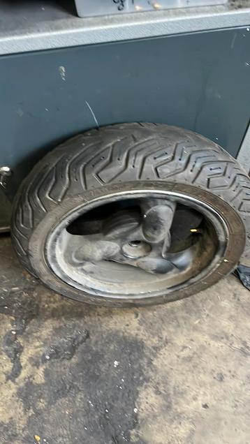 Kymco agility achter wiel €20 beschikbaar voor biedingen