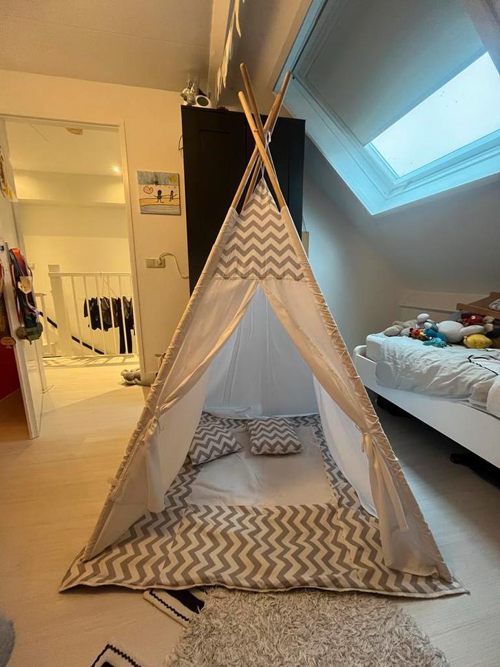 Leuke Tipi Tent met Kussens en Kleed, Kinderen en Baby's, Speelgoed | Speeltenten, Gebruikt, Ophalen
