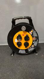 Robuuste kabelhaspel 3x 2,5 mm 25 meter Tieman, Doe-het-zelf en Verbouw, Elektra en Kabels, Ophalen of Verzenden, Zo goed als nieuw