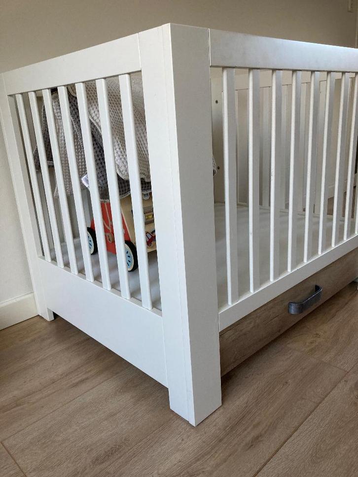 Kidsmill box, Kinderen en Baby's, Boxen, Zo goed als nieuw, Vierkant, In hoogte verstelbaar, Lade, Ophalen