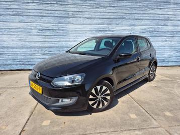 Volkswagen Polo 1.0 TSI 70KW DSG 2017 Zwart, NAVI,PDC,CARPLY beschikbaar voor biedingen
