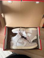 Nike Dunk High NOTRE schoenen  - Maat 43, Kleding | Heren, Schoenen, Ophalen of Verzenden, Gedragen, Wit, Sneakers of Gympen