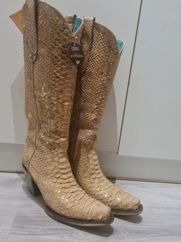 Nieuwe handgemaakte Corral Boots python leer, maat 7 (37,5) beschikbaar voor biedingen