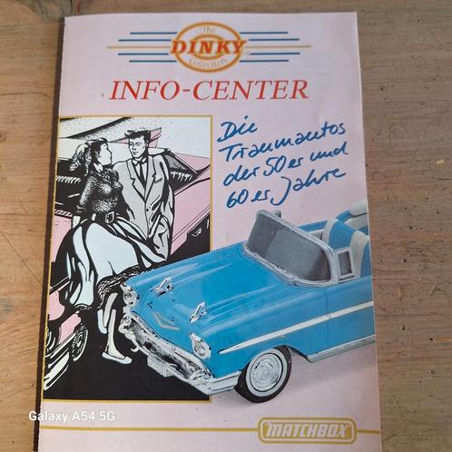Dinky Collection Info-Center Folder 1990, Boeken, Catalogussen en Folders, Zo goed als nieuw, Folder, Verzenden
