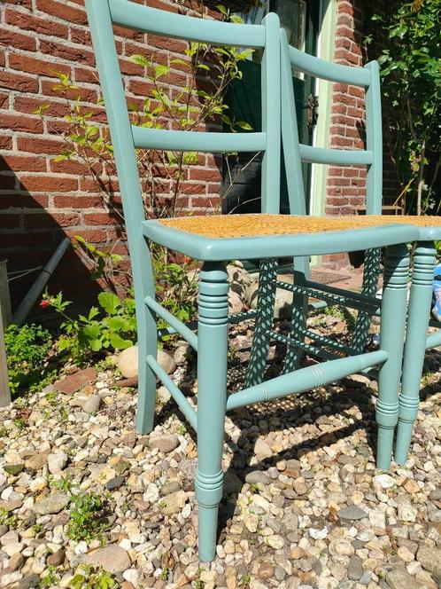 Blauw stoeltje met gevlochten matjes zitting. Mooi oud blauw, Antiek en Kunst, Antiek | Meubels | Stoelen en Banken, Ophalen