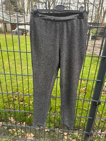 Nieuwe glitter zilveren broek 40 / 42 beschikbaar voor biedingen