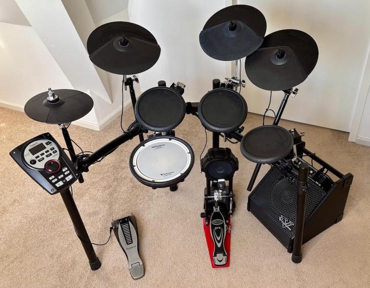 Roland TD-11K V-Drums plus Roland PM-10 versterker, Muziek en Instrumenten, Drumstellen en Slagwerk, Gebruikt, Roland, Elektronisch