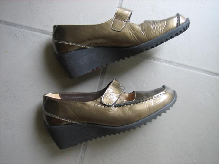 Comfortabele goudbruine lakleren schoenen WOLKY 39 snazzeys, Kleding | Dames, Schoenen, Nieuw, Instappers, Bruin, Verzenden
