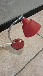 Retro Vintage rode metalen kleine bureaulamp., Verzamelen, Retro, Ophalen of Verzenden, Huis en Inrichting