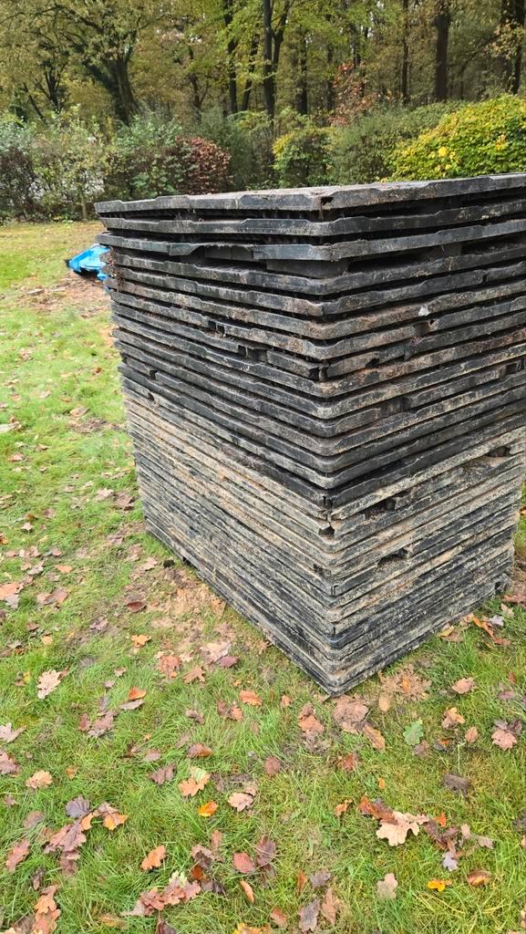 Kunststof Pallets - Ideaal voor Voortent/Luifel, Caravans en Kamperen, Kampeeraccessoires, Gebruikt, Ophalen of Verzenden