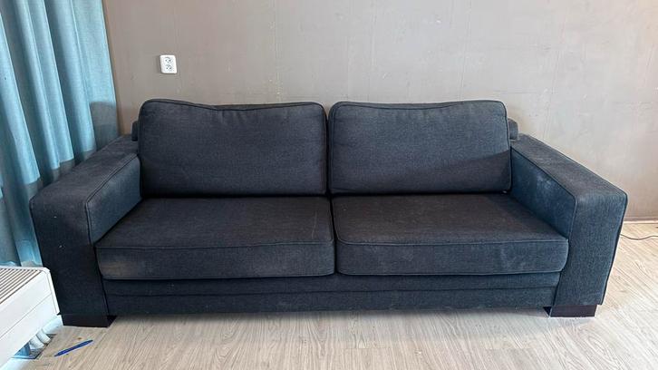Donkergrijze 3-zits bank (235x105) - Gratis!, Huis en Inrichting, Banken | Bankstellen, Gebruikt, Rechte bank, Driepersoons, 200 tot 250 cm