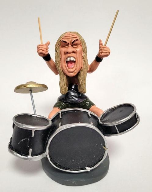 Nicko McBrain Iron Maiden beeldje by Warren Stratford, Verzamelen, Muziek, Artiesten en Beroemdheden, Nieuw, Foto of Kaart, Ophalen of Verzenden