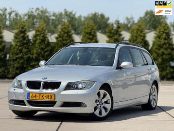 BMW 3-serie Touring 320i High Executive | Xenon | Climate Co beschikbaar voor biedingen