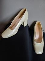 schoenen, Kleding | Dames, Trouwkleding en Trouwaccessoires, Ophalen of Verzenden, Zo goed als nieuw, Wit, Schoenen