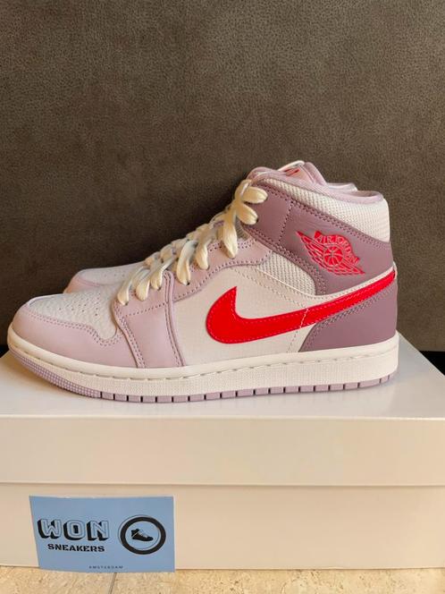 Nike Jordan 1 Mid Valentine's Day EU 38, Kleding | Dames, Schoenen, Nieuw, Sneakers of Gympen, Ophalen of Verzenden