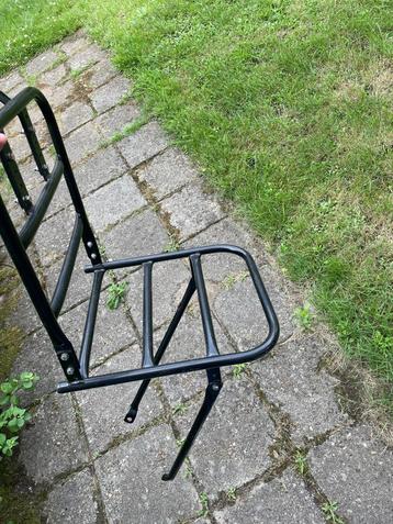 Prima bagagedrager voor aan je stuur beschikbaar voor biedingen