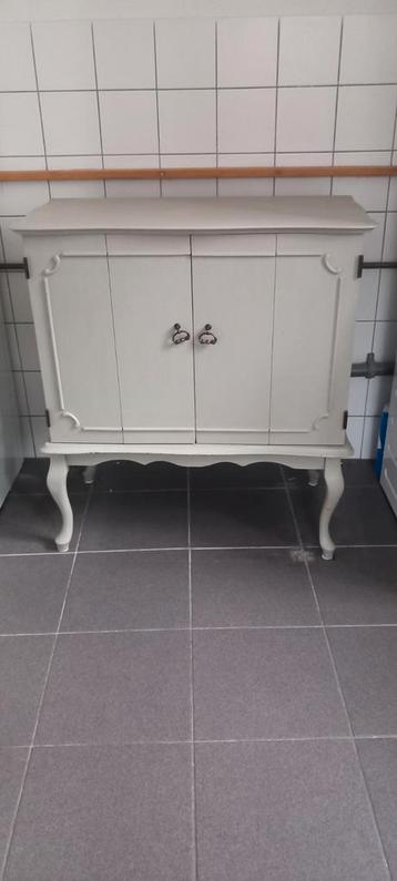 Kastje met luikdeurtjes - Grijs/Bruin beschikbaar voor biedingen