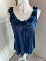 Blauwe top met bloemen van Mas Fashion. Maat M., Maat 38/40 (M), Zo goed als nieuw, Zonder mouw, Mas Fashion