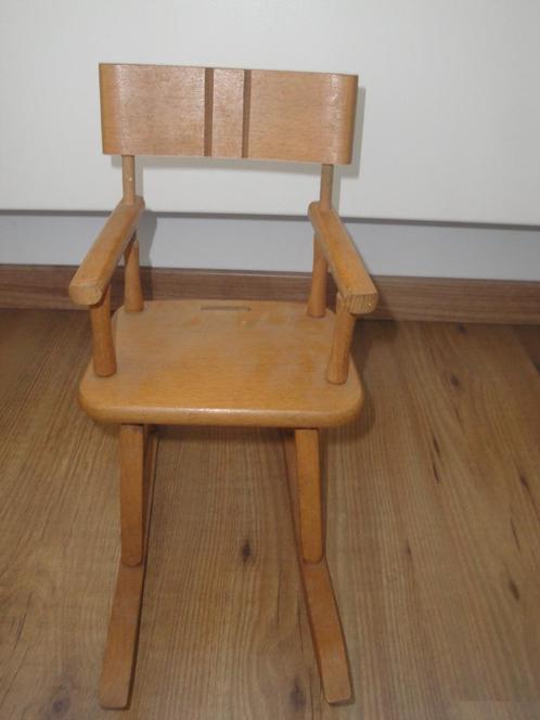 Kinderstoel voor poppen VINTAGE, Kinderen en Baby's, Speelgoed | Houten speelgoed, Gebruikt, Meubelstuk of Keukentje, Ophalen of Verzenden