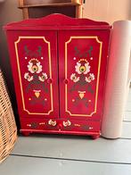 Folklore kastje rood beschilderd met prachtige binnenkant, Ophalen
