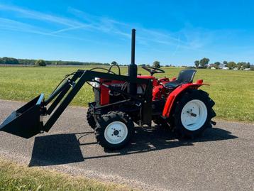 Mitsubishi D1550FD met voorlader.  beschikbaar voor biedingen