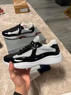 Prada Schoenen - Nieuwstaat, Zwart, Ophalen of Verzenden, Sneakers of Gympen, Zo goed als nieuw