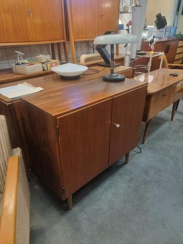 Vintage sideboard teak jaren 60 beschikbaar voor biedingen