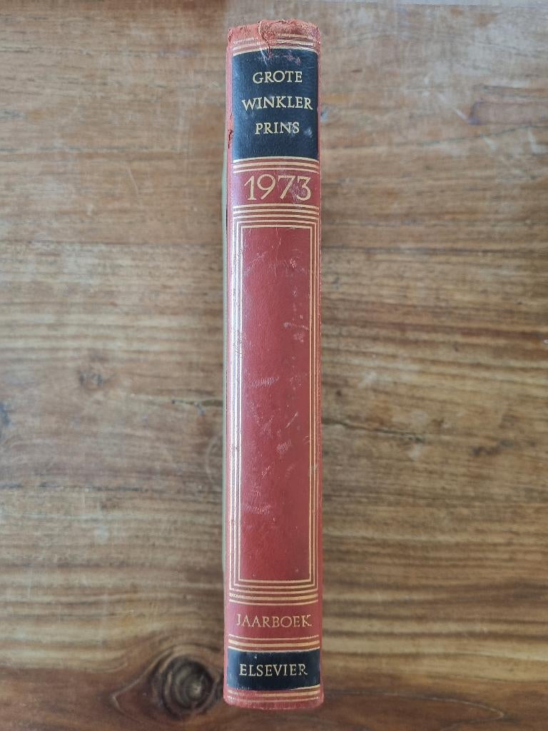 Grote Winkler Prins Jaarboekem 1973, 1974 of 1975, Boeken, Ophalen of Verzenden, Gelezen, Algemeen