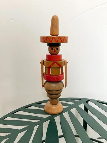 Houten stapelpoppetje. Mexicaan. Stapelspeelgoed. Stapelpop. beschikbaar voor biedingen