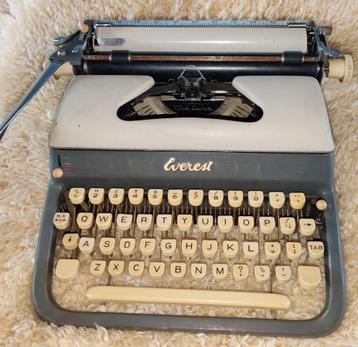 Typmachine Everest De luxe met originele metalen koffer beschikbaar voor biedingen