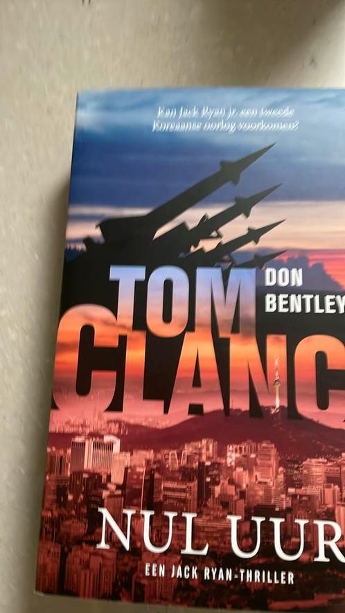 Don Bentley - Tom Clancy Nul uur, Boeken, Thrillers, Zo goed als nieuw, Nederland, Ophalen