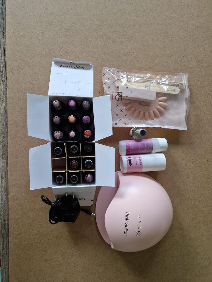 Pink Gellac complete set met veel nagellak, Sieraden, Tassen en Uiterlijk, Uiterlijk | Cosmetica en Make-up, Zo goed als nieuw