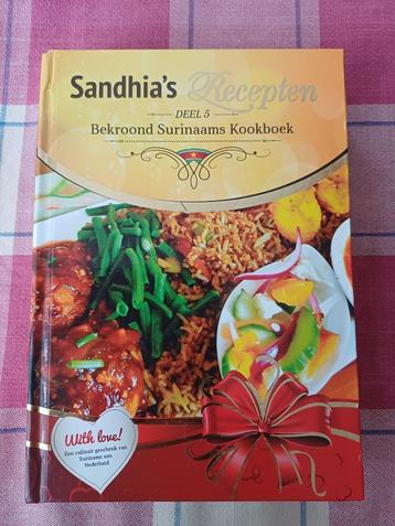Sandhia's Recepten deel 5 bekroond Surinaams kookboek HC beschikbaar voor biedingen
