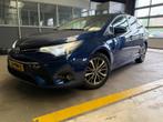 Toyota Avensis Touring Sports 2.0 D-4D-F Executive Business, Auto's, Toyota, Voorwielaandrijving, Euro 6, Blauw, 1465 kg