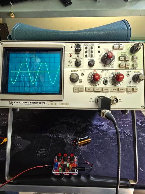 Vintage storage Oscilloscope - prima werkend, Audio, Tv en Foto, Professionele Audio-, Tv- en Video-apparatuur, Gebruikt, Audio
