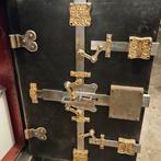 antieke kluis brandkast safe strongbox sleutels slot, Ophalen of Verzenden