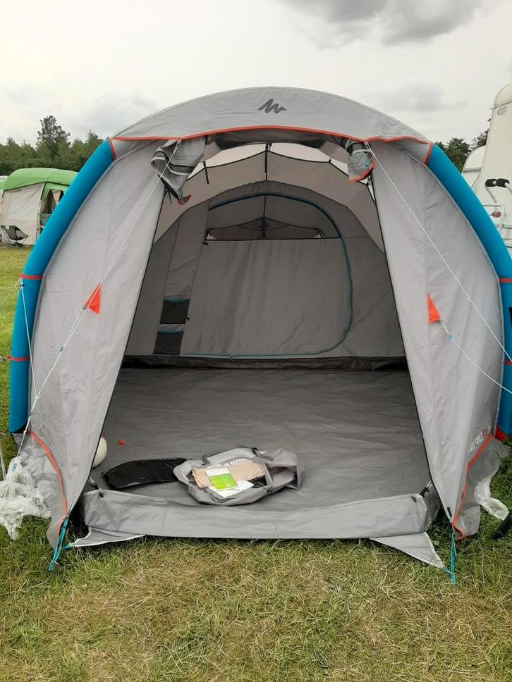 Opblaasbare 4.1 XL Quechua Family tent, Caravans en Kamperen, Tenten, tot en met 4, Zo goed als nieuw, Ophalen of Verzenden