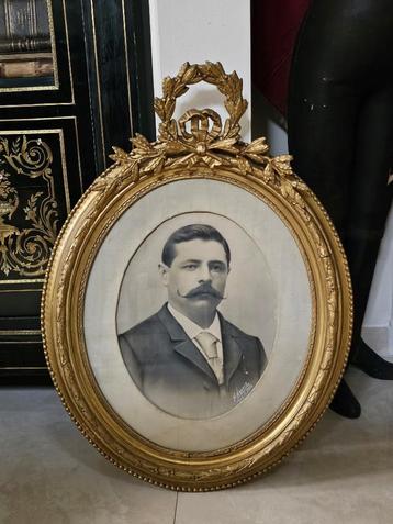 Antieke vergulde lijst met lauwerkrans strik PARIS 1904 beschikbaar voor biedingen