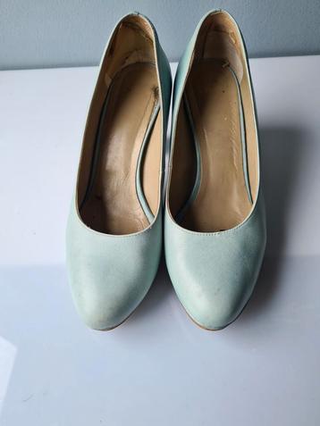 turquoise pumps met ronde neus beschikbaar voor biedingen