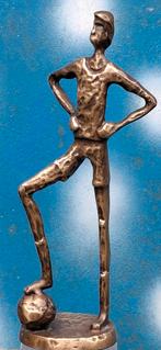 Voetballer.  Bronzen sculptuur. Geabstraheerd.  21 cm., Ophalen, Zo goed als nieuw, Mens