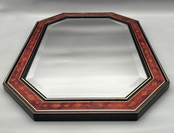 Vintage Houten Achthoekige Spiegel in Rood Zwart Goud beschikbaar voor biedingen