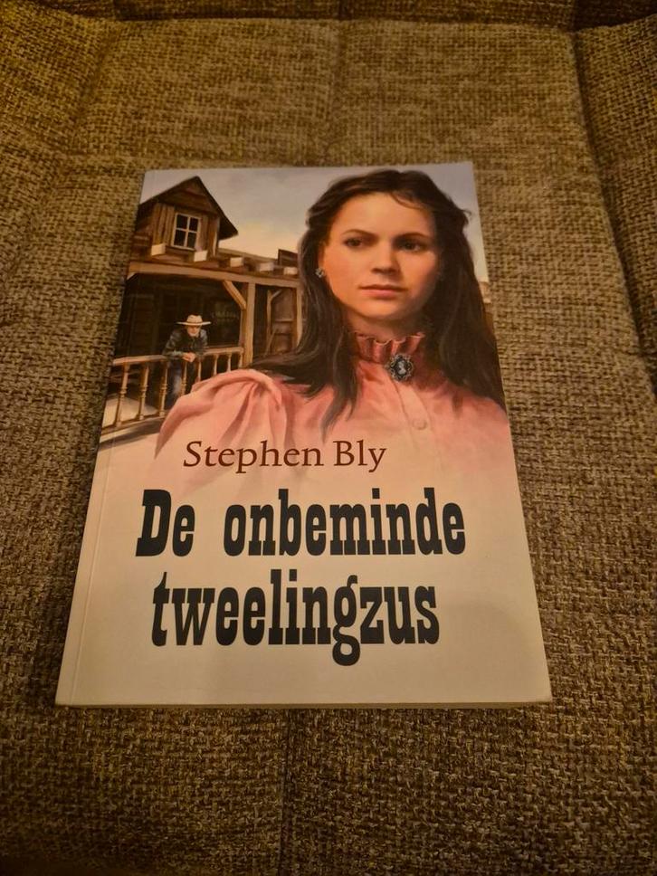 Stephen Bly - De onbeminde tweelingzus, Boeken, Literatuur, Zo goed als nieuw, Ophalen of Verzenden
