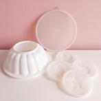 Vintage Tupperware puddingvorm met vier wissel-dekseltjes, Ophalen of Verzenden, Zo goed als nieuw, Wit, Bak of Kom